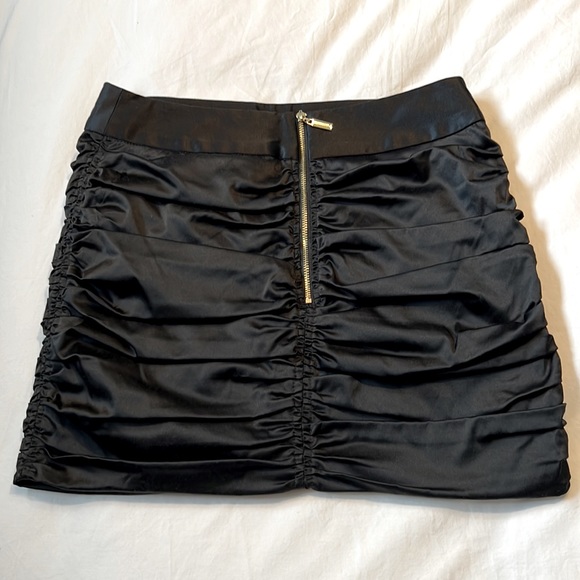 Black Ruched Mini Skirt - Picture 2 of 5